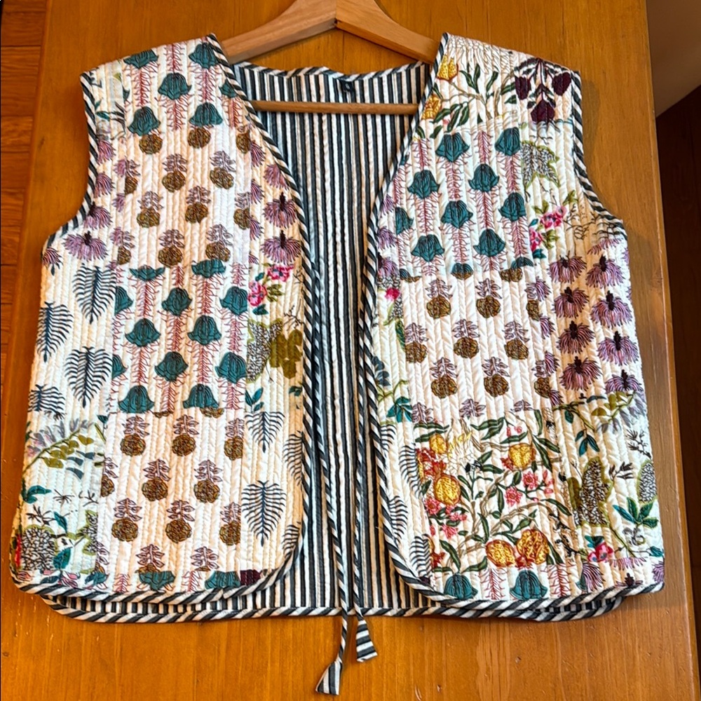 Cotton Quilted Reversible Vest, Floral